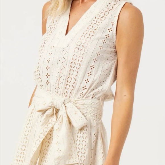 sundays Dresses & Skirts - Sundays Ivory Lace Sleeveless Top